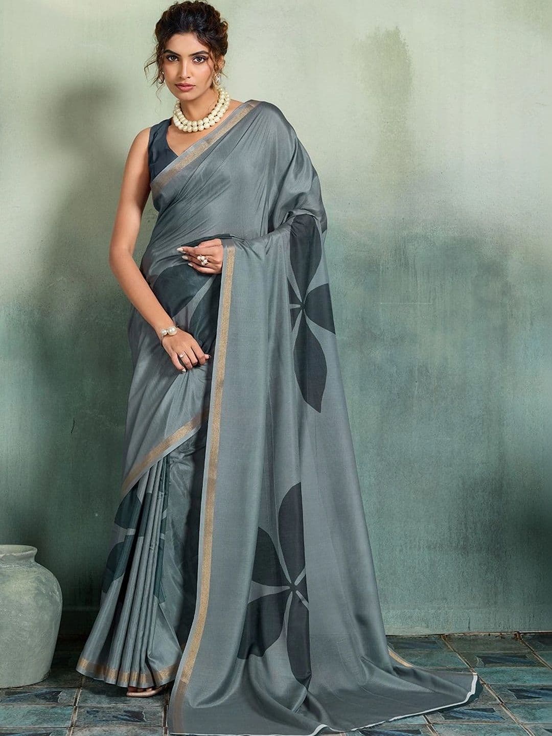 DWIJA FASHION Women Floral Saree - view 1