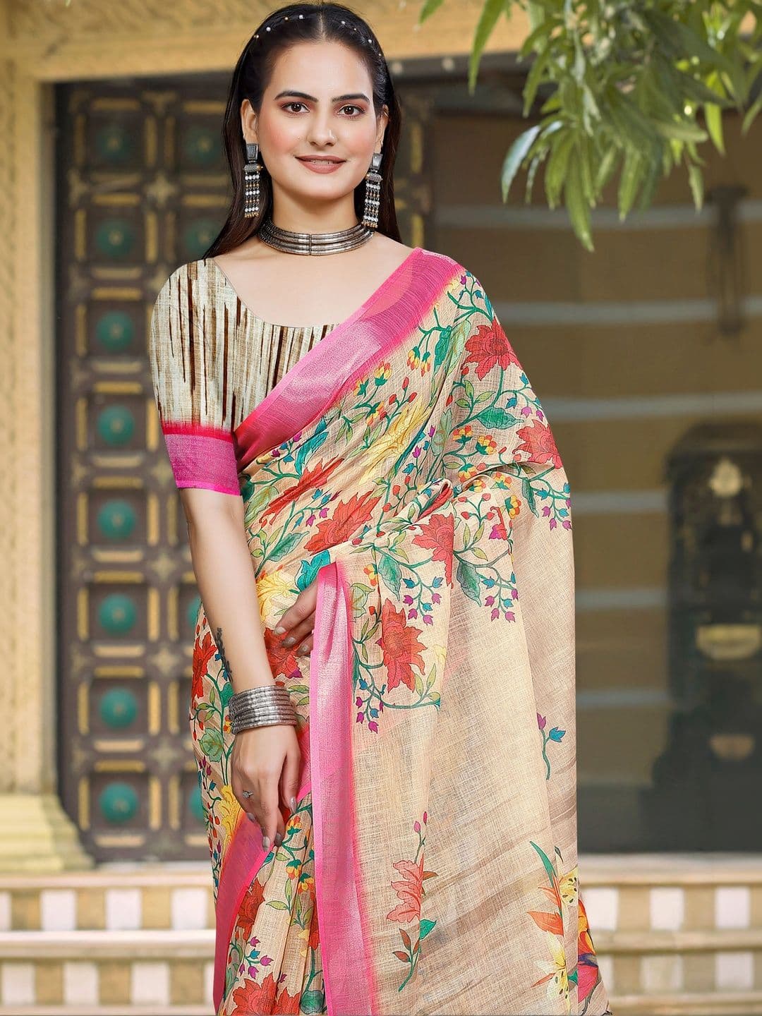 MANVAA Women Floral Saree thumbnail 4