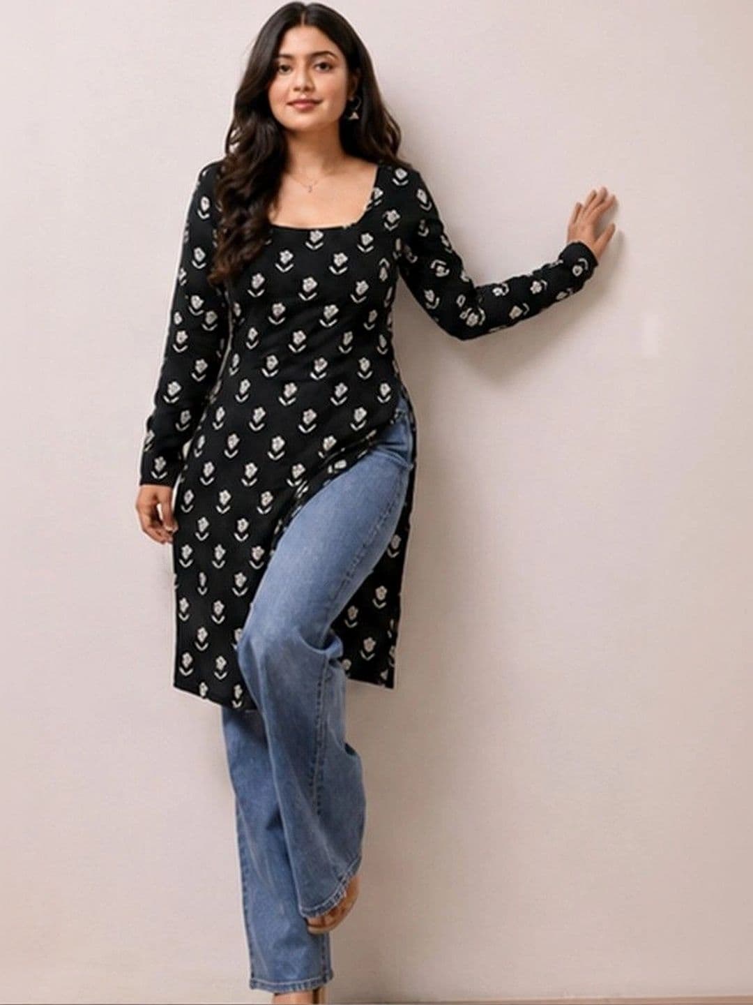 SHRISTHVAN Women Floral Printed Kurta thumbnail 4