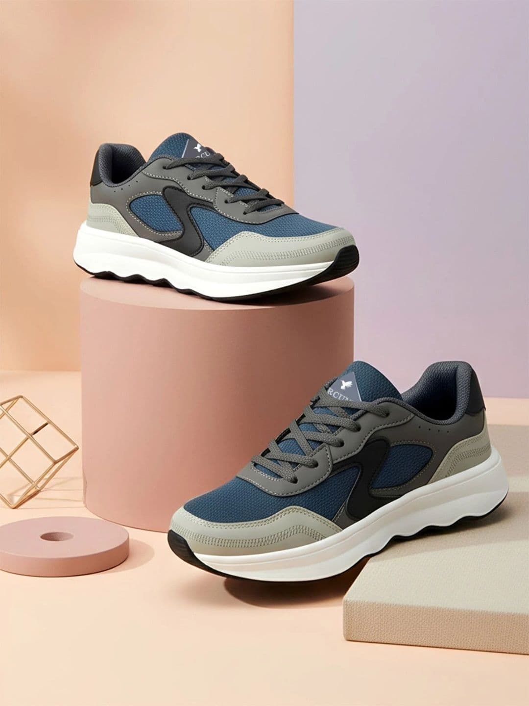 Aircum Men Colourblocked Sneakers - view 1