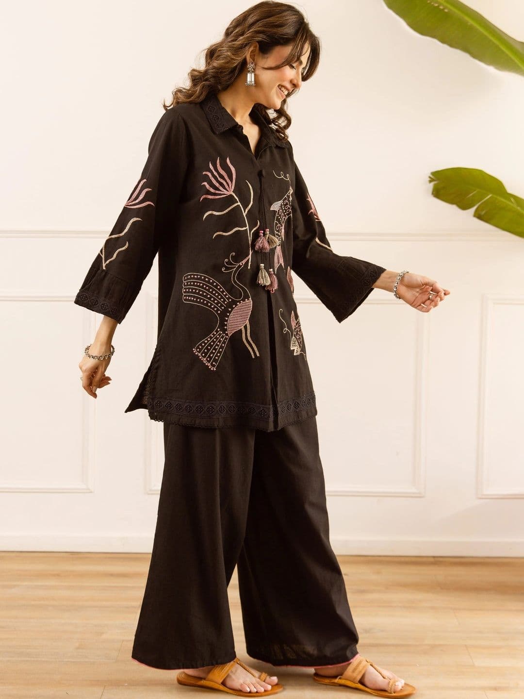 Sangria Women Ethnic Motifs Embroidered Regular Thread Work Kurta with Palazzos thumbnail 5