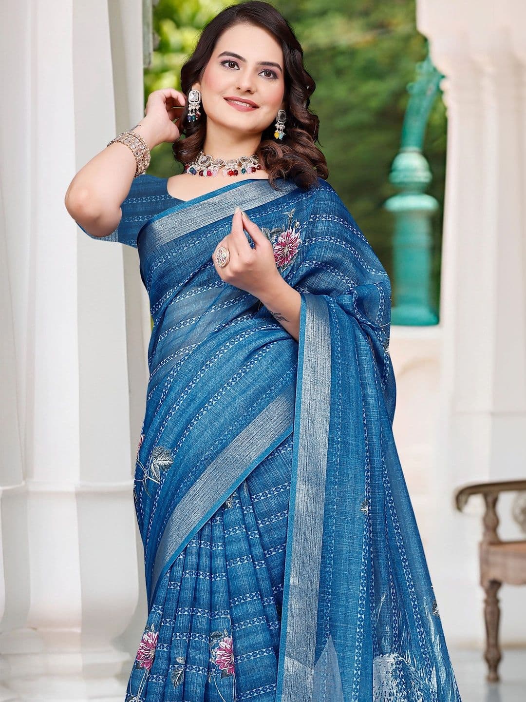 MANVAA Floral Embroidered Saree thumbnail 4