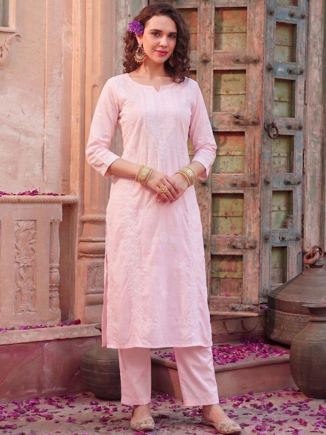 Navlik Women Ethnic Motifs Embroidered Regular Chikankari Kurta with Trousers & With Dupatta thumbnail 3