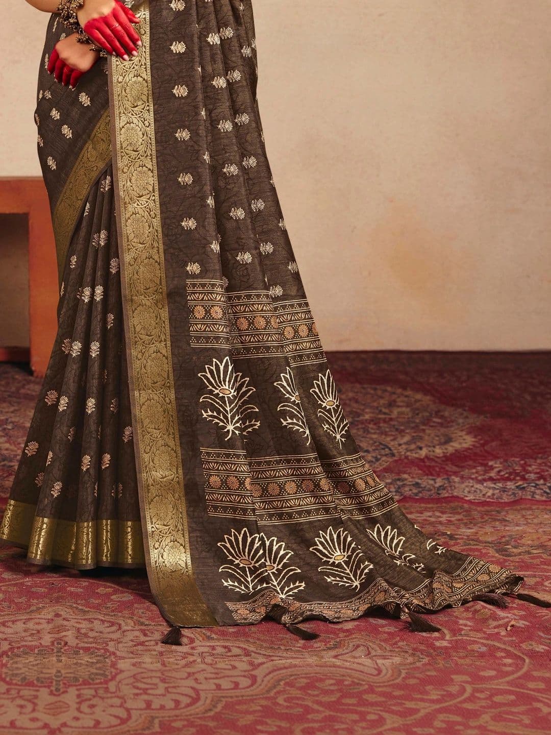 ELINA FASHION & HOME Woven Design Zari Silk Blend Designer Banarasi Saree thumbnail 4