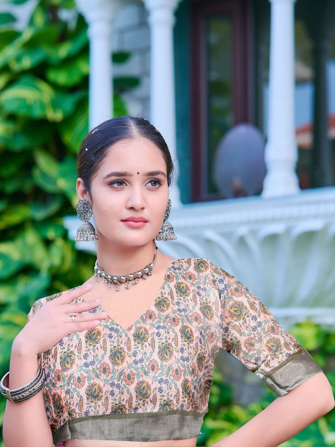 Maroosh Floral Saree thumbnail 3