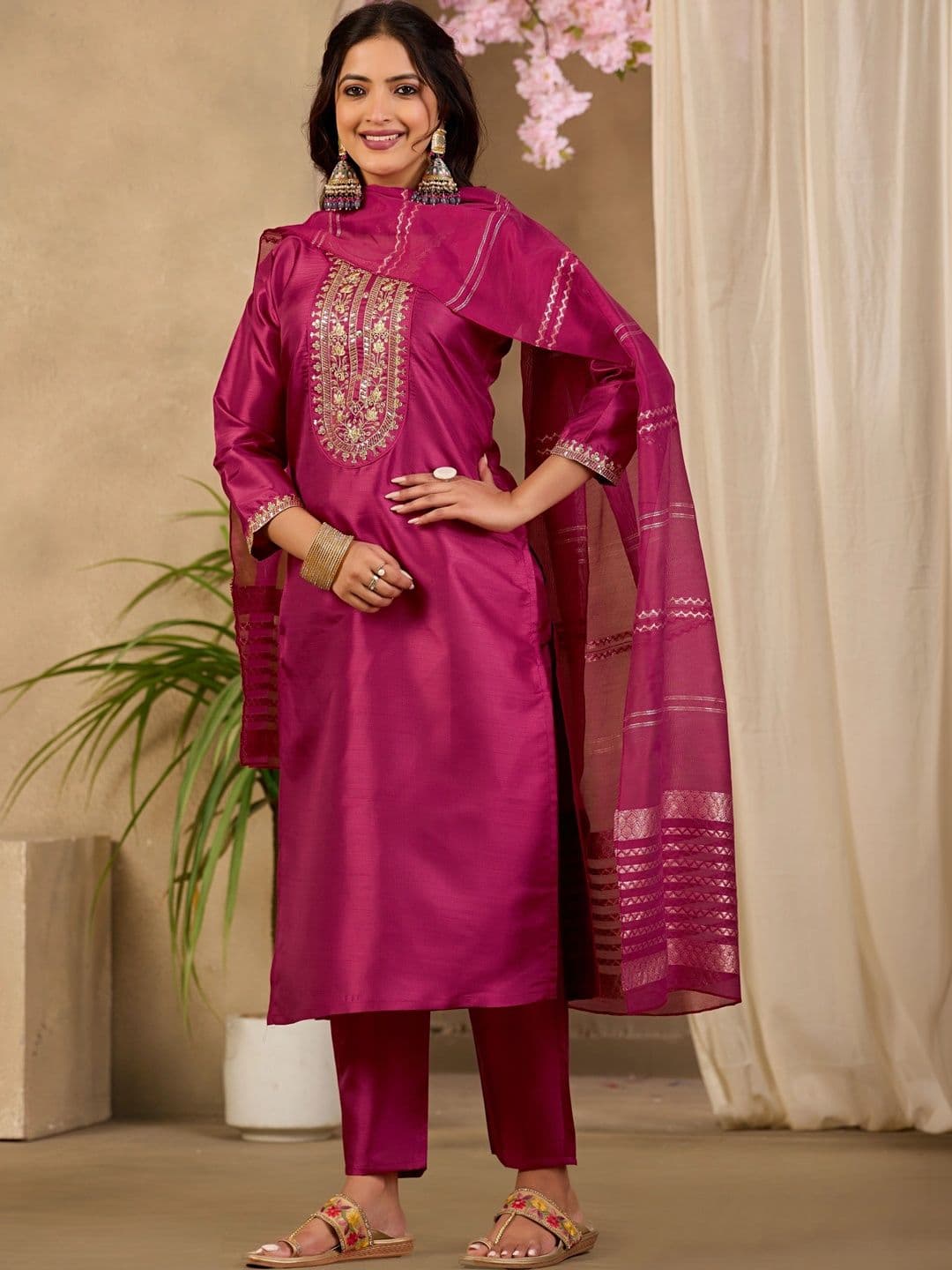 Klotden Women Ethnic Motifs Embroidered Regular Thread Work Kurta with Trousers & With Dupatta - view 1