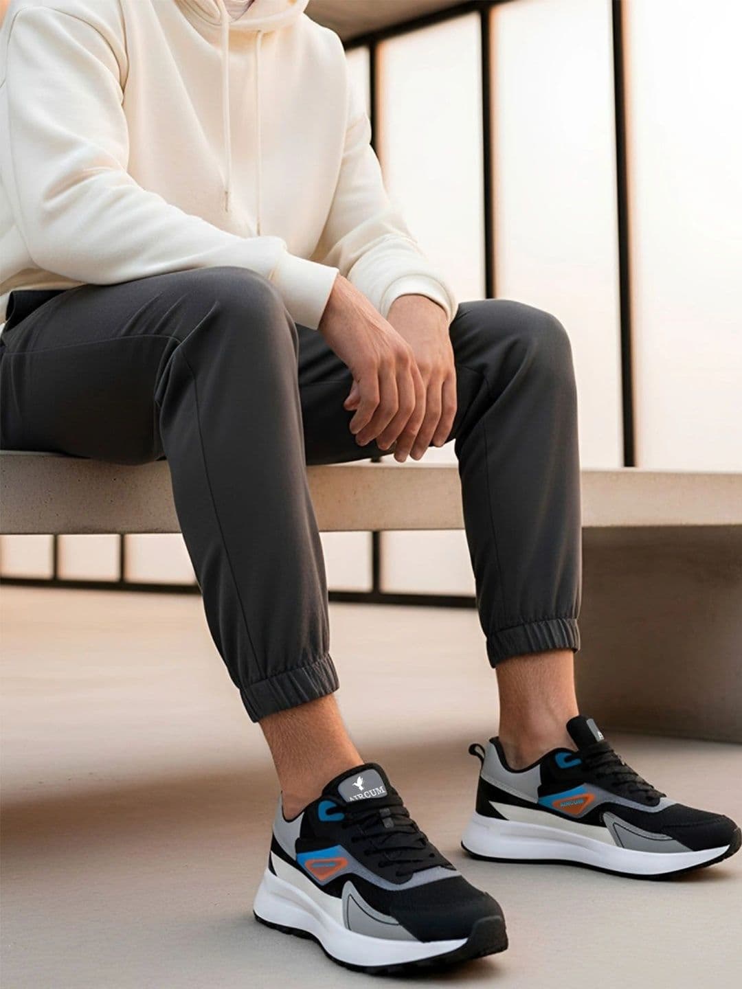 Aircum Men Mesh Running Non-Marking Shoes thumbnail 2