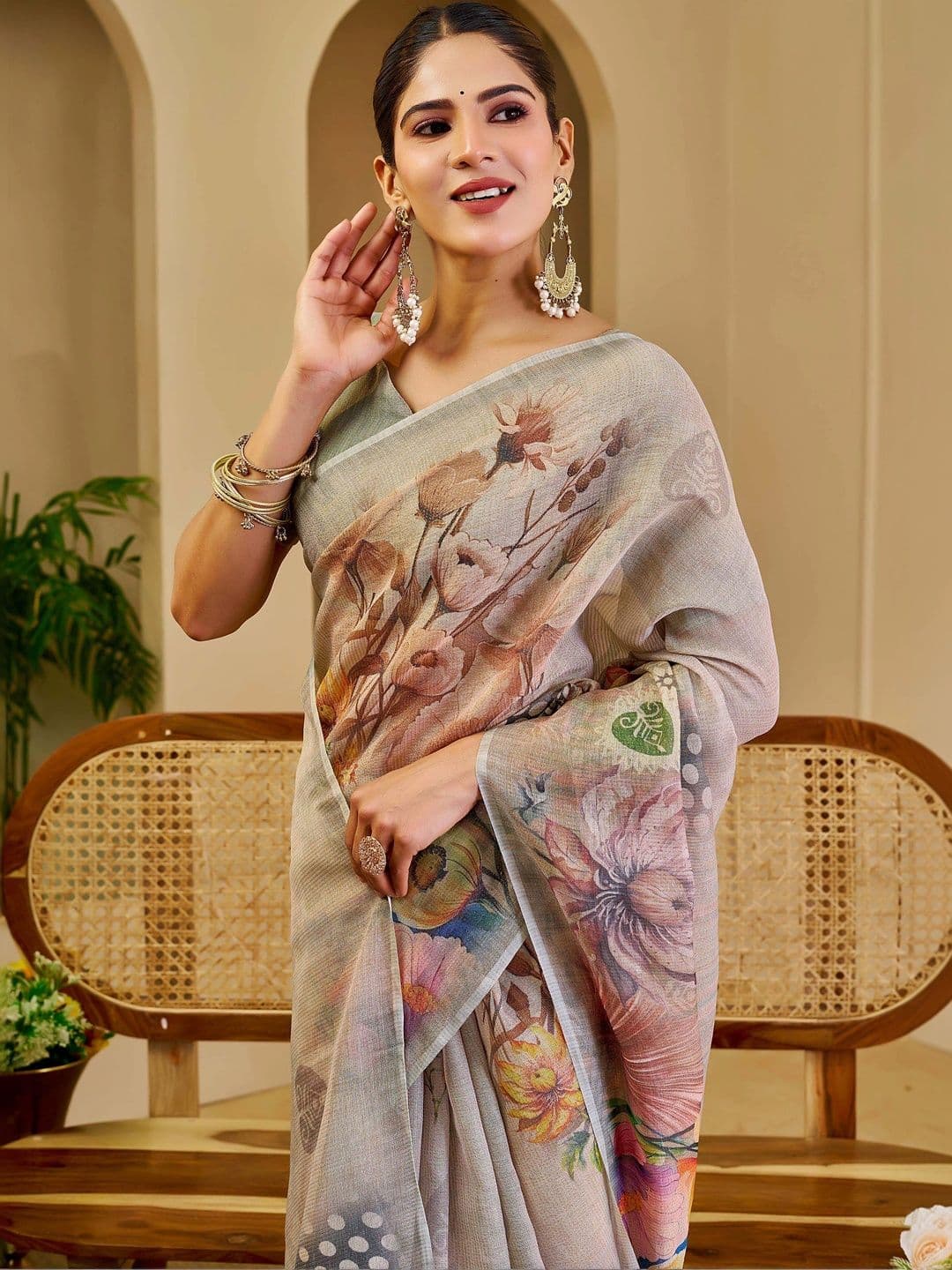 MANVAA Women Floral Printed Silk Cotton Handloom Saree thumbnail 6