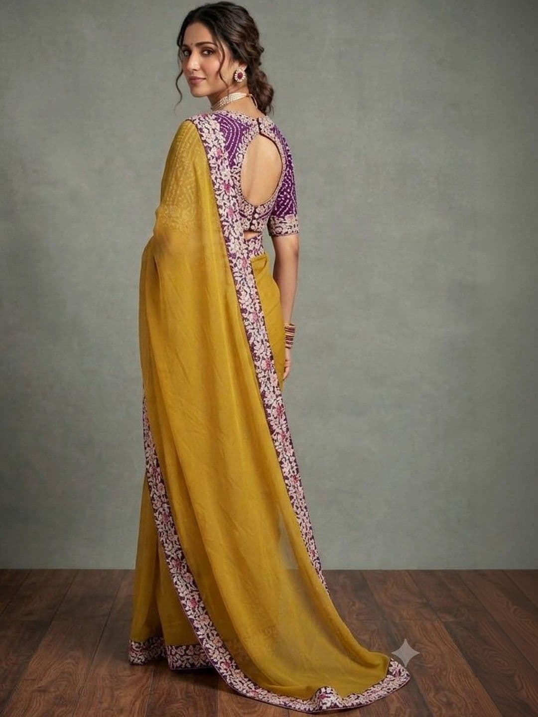 SmileyFashion Women Floral Poly Chiffon Designer Saree thumbnail 2