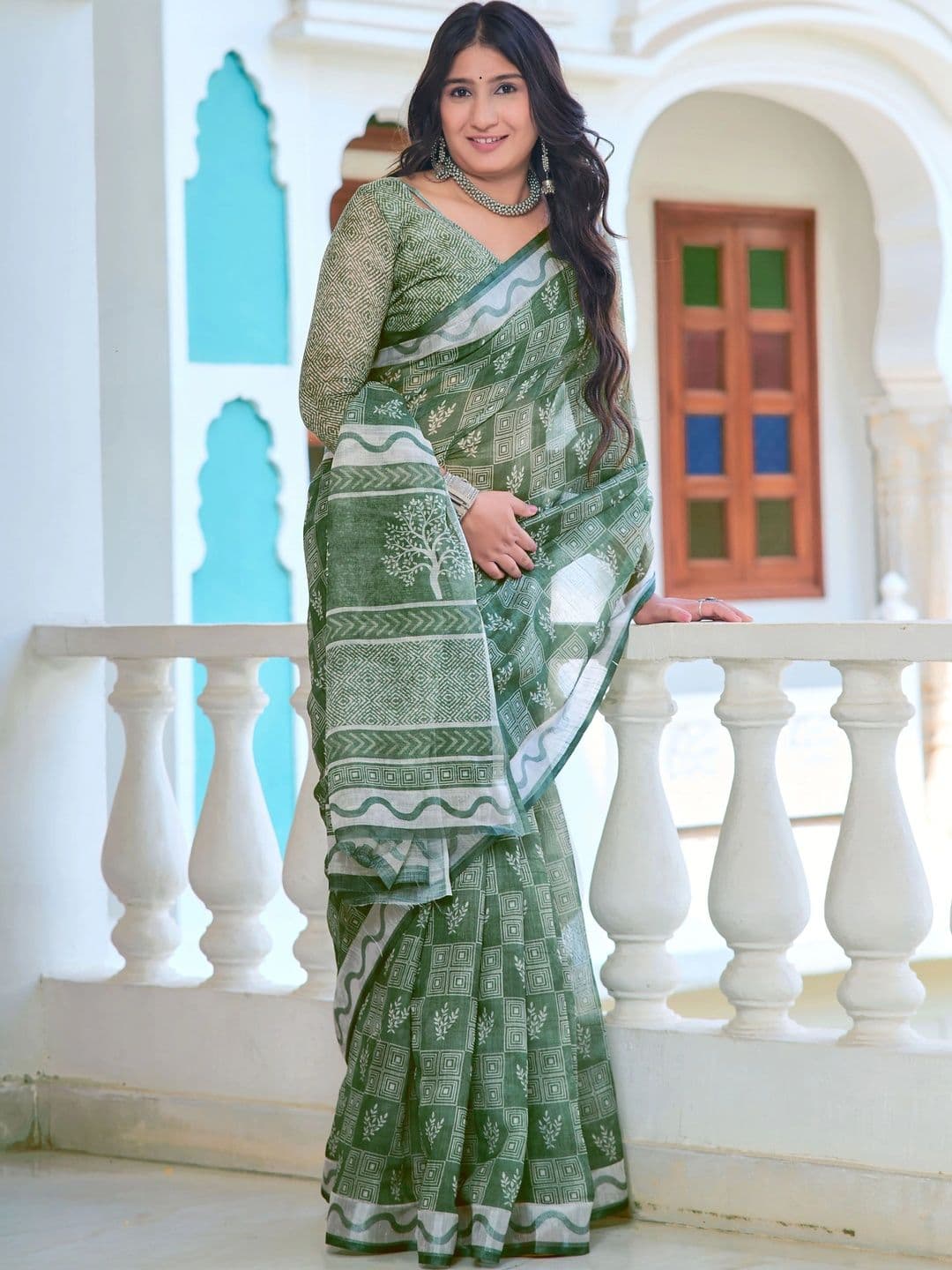 Maroosh Women Designer Saree  Floral Saree thumbnail 2
