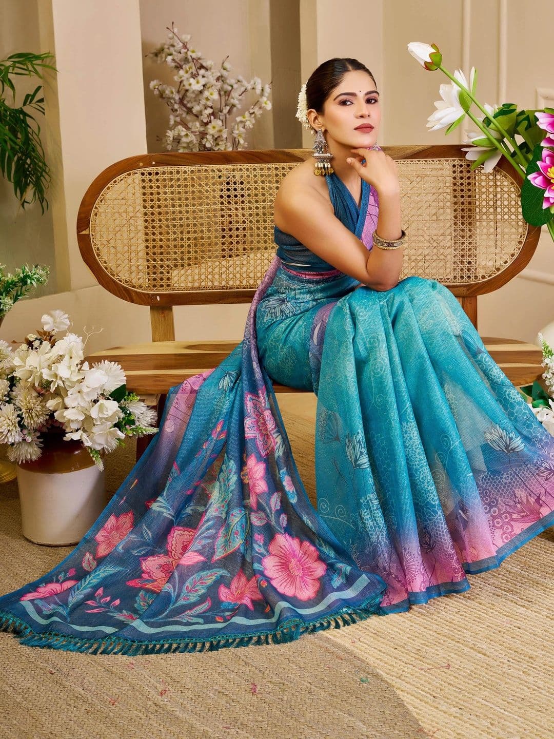 Maroosh Women Floral Silk Cotton Handloom Saree thumbnail 4