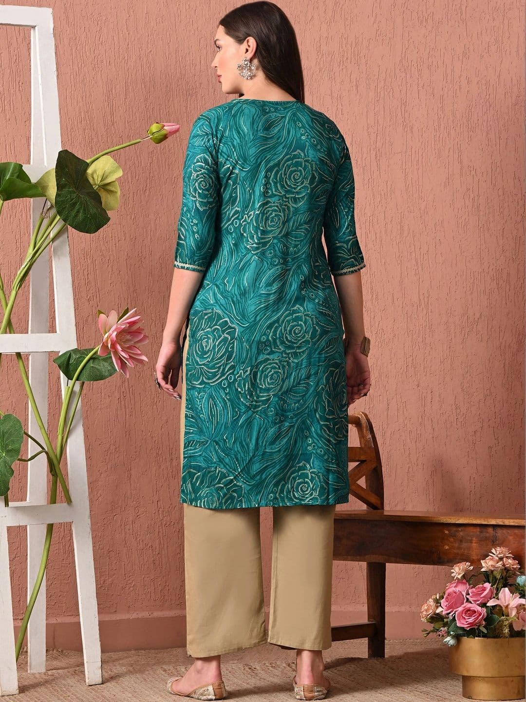 Sangria Women Floral Printed Floral Kurta thumbnail 6