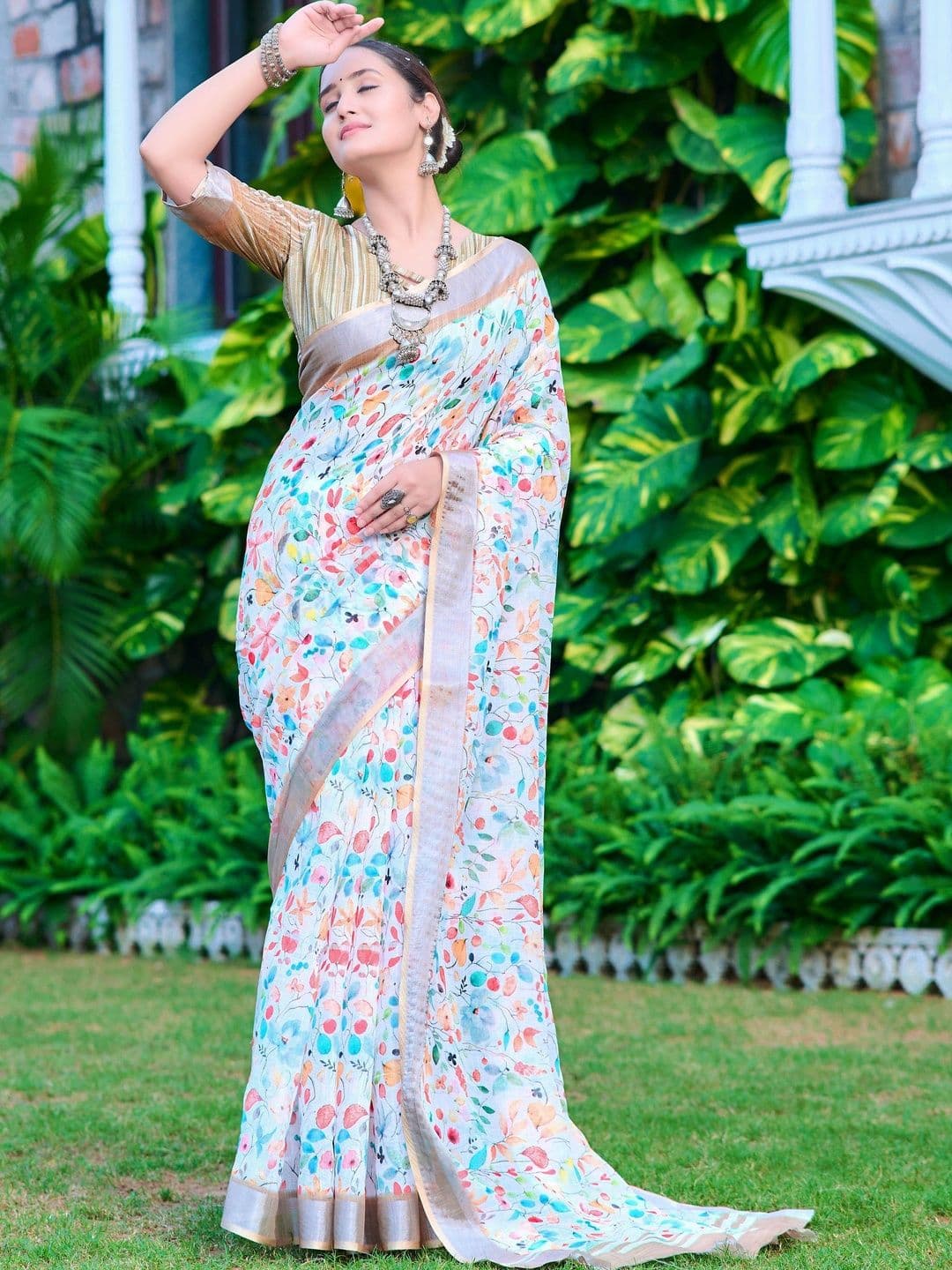 MANVAA Floral Saree thumbnail 4