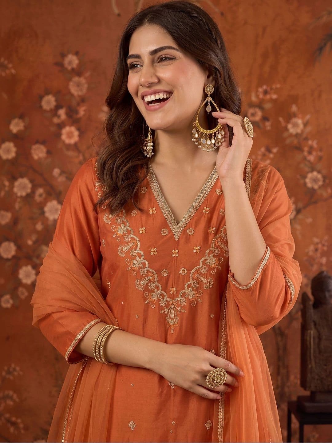 Sangria Embroidered Silk Blend V-Neck Kurta & Trousers With Dupatta thumbnail 6