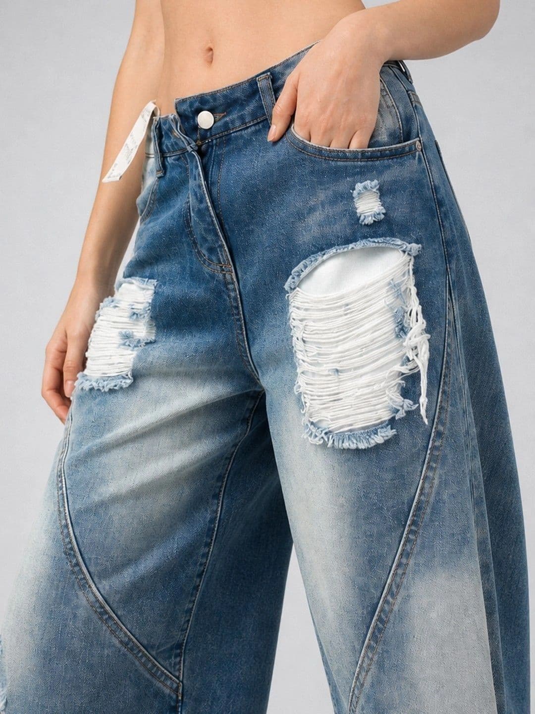 Suo Women Wide Leg Low-Rise Highly Distressed Jeans thumbnail 4