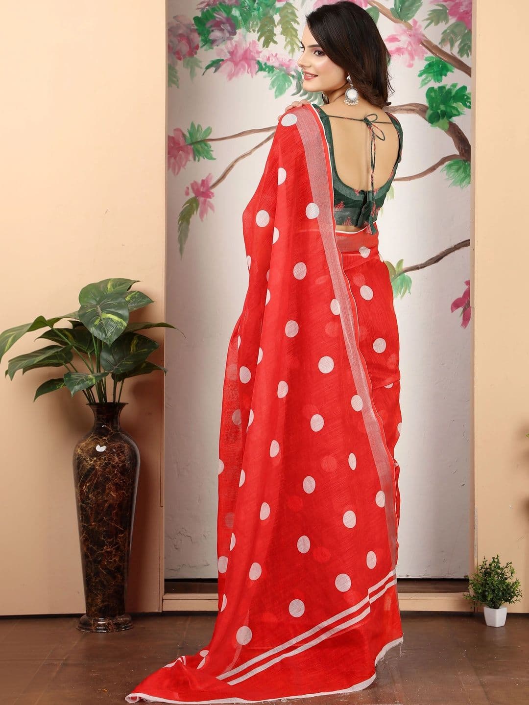 Maroosh Polka Dot Saree thumbnail 5