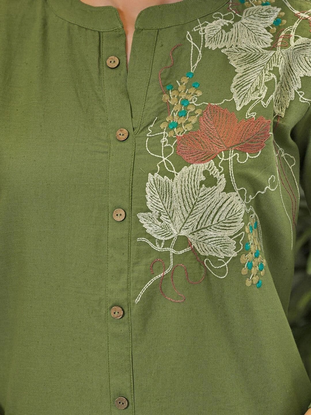Sangria Women Floral Embroidered Regular Thread Work Kurta with Trousers thumbnail 2