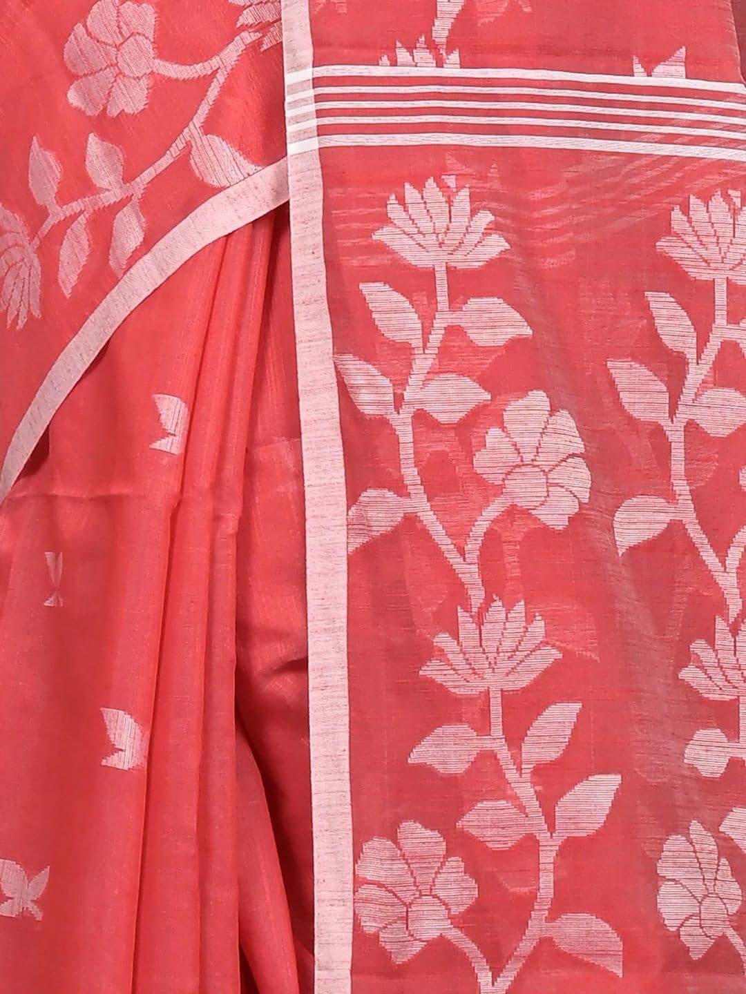 GitAsit Floral Sequinned Handloom Taant Saree thumbnail 7