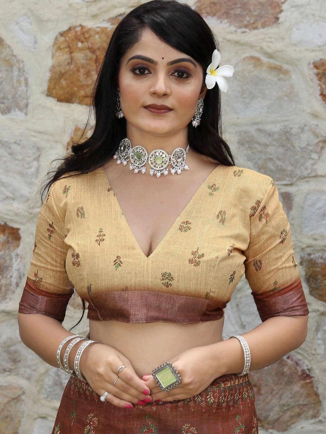 Maroosh Floral Silk Cotton Handloom Saree thumbnail 4