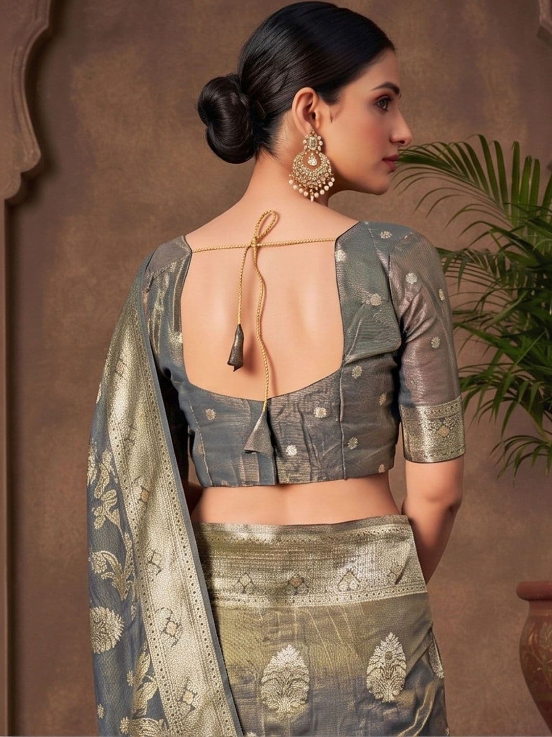 MONJOLIKA FASHION Embellished Zari Silk Blend Designer Bomkai silk Saree thumbnail 2