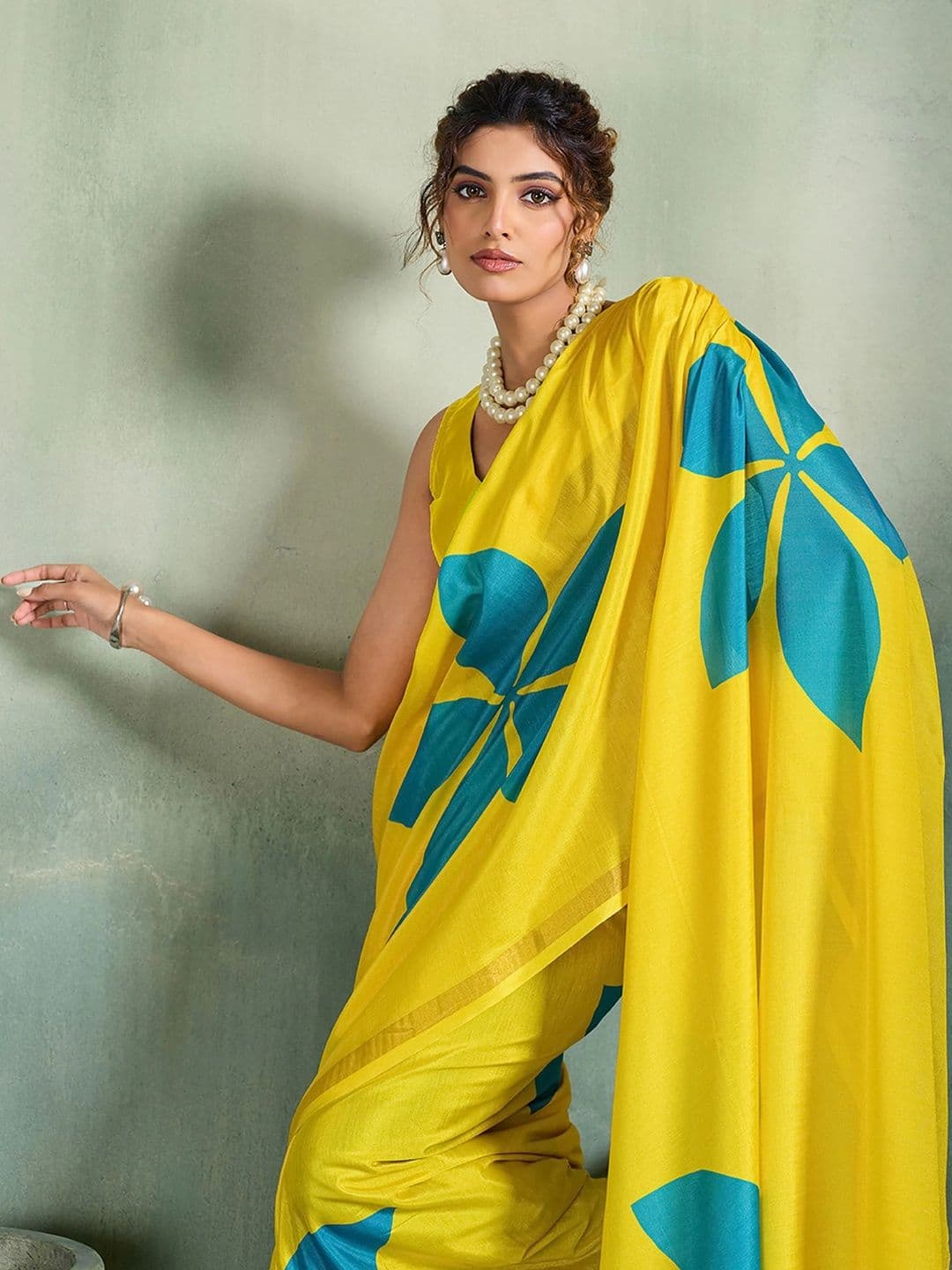 KALINI Designer Block Print Saree thumbnail 2