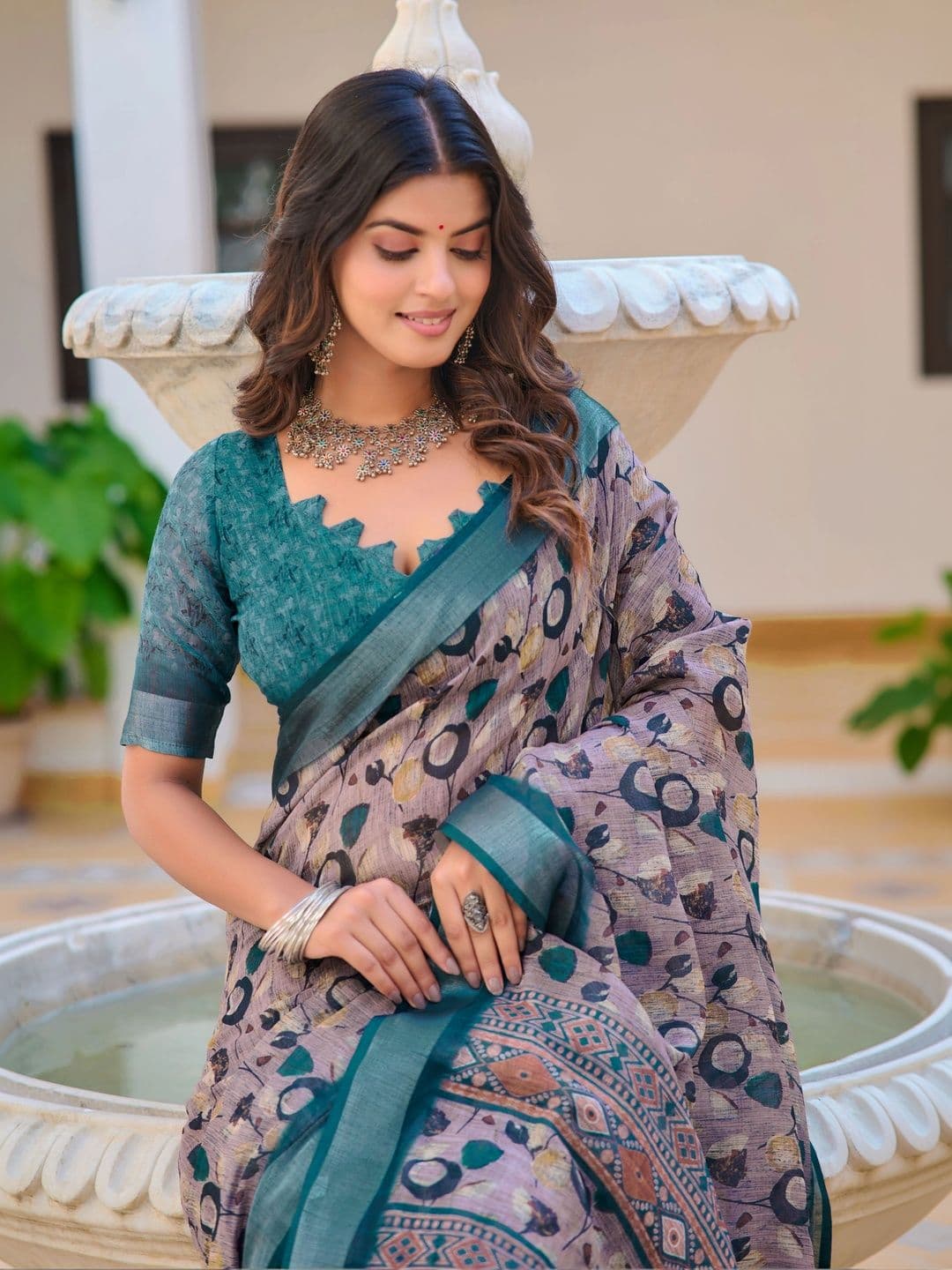 Maroosh Floral Saree thumbnail 2