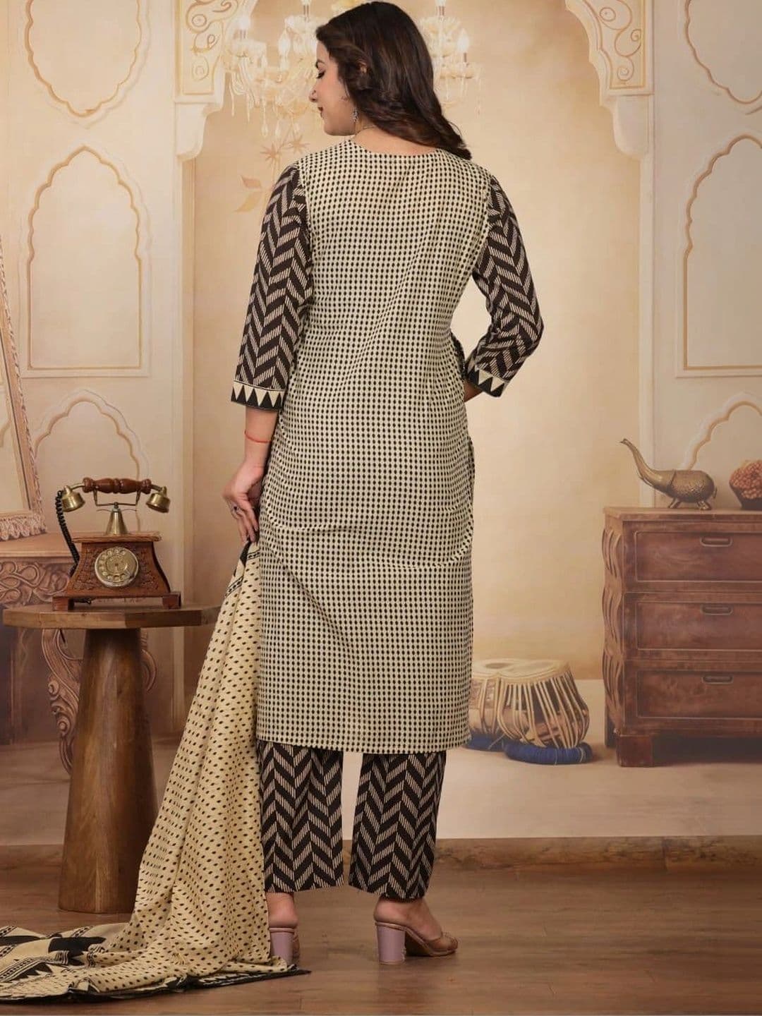 AFFO Women Printed Regular Pure Cotton Kurta with Trousers & With Dupatta thumbnail 6
