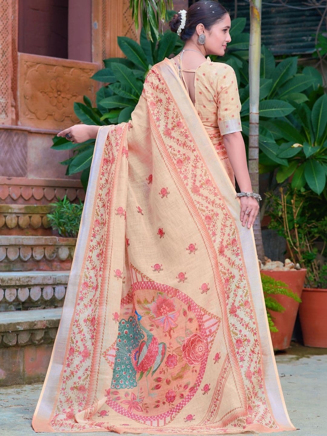 Maroosh Floral Saree thumbnail 6