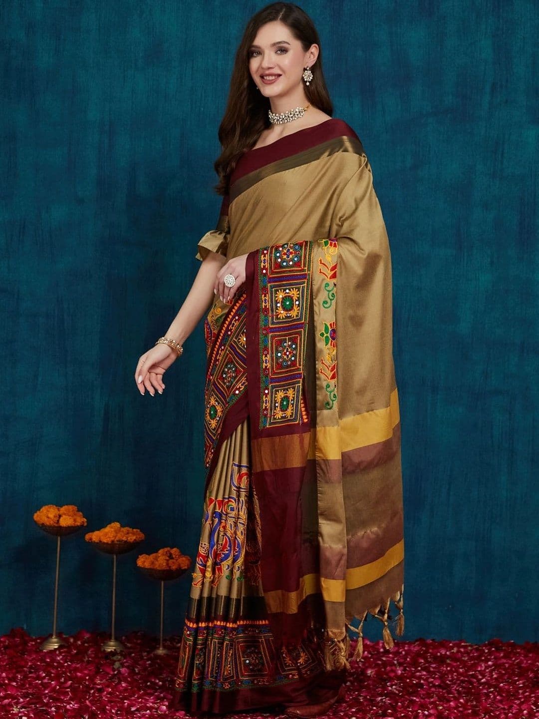 Sangria Mirror Work Silk Cotton Heavy Work Saree thumbnail 2