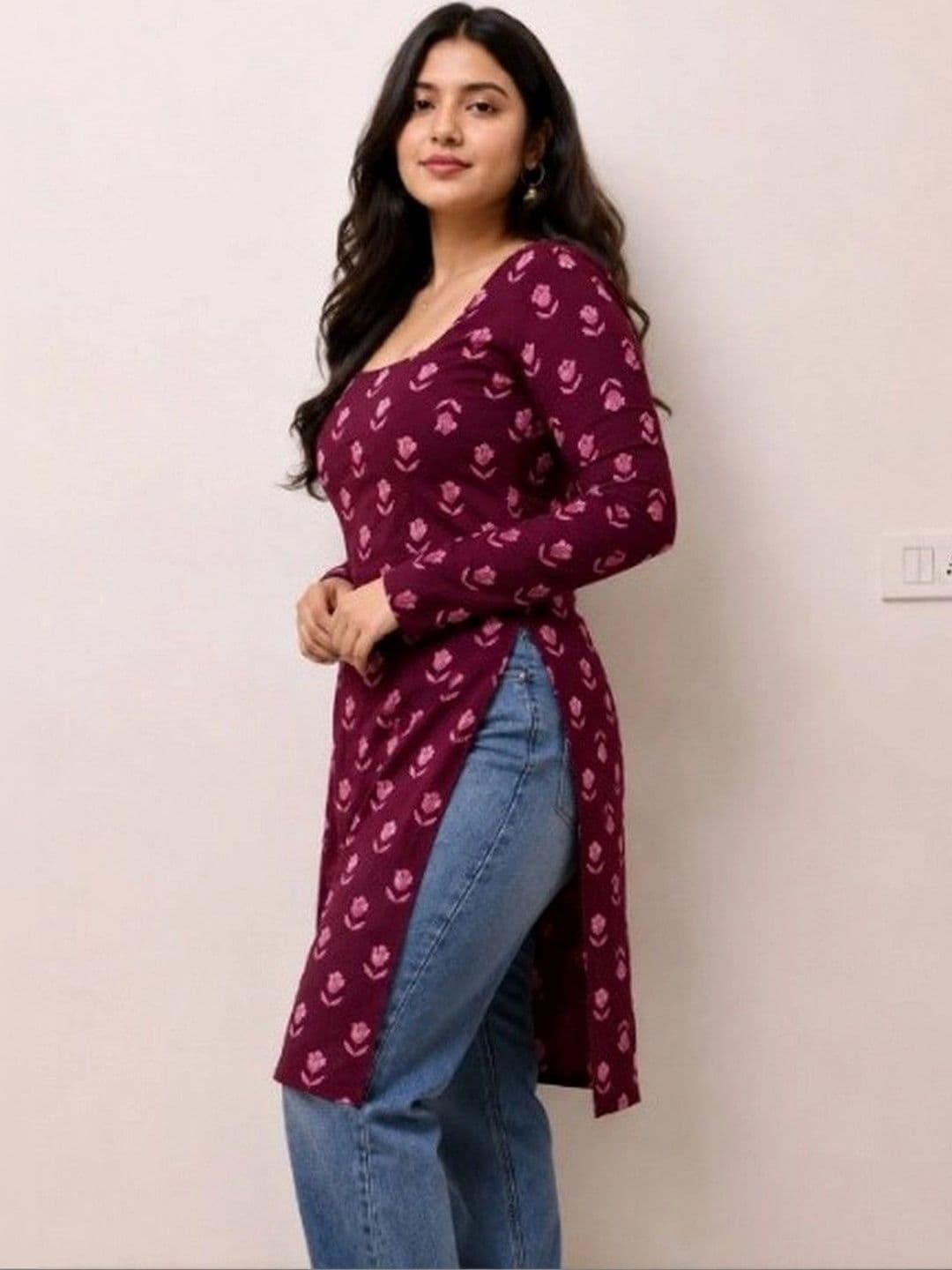 SHRISTHVAN Women Floral Printed Floral Kurta thumbnail 3