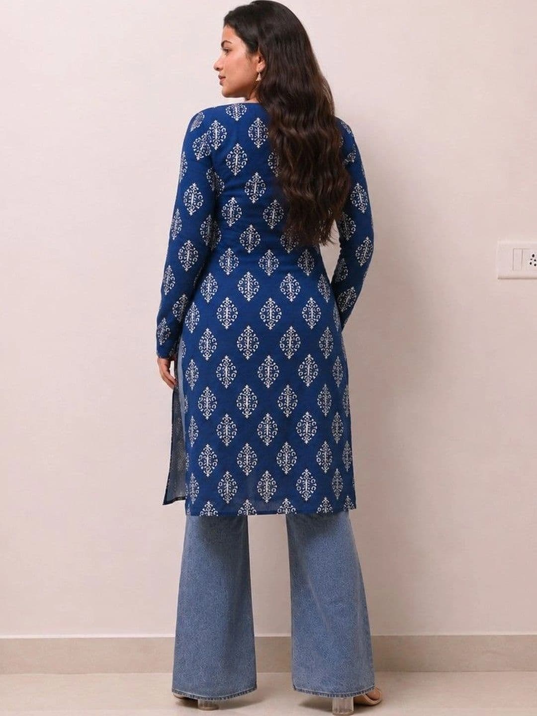 SHRISTHVAN Women Ethnic Motifs Printed Indie Prints Kurta thumbnail 4