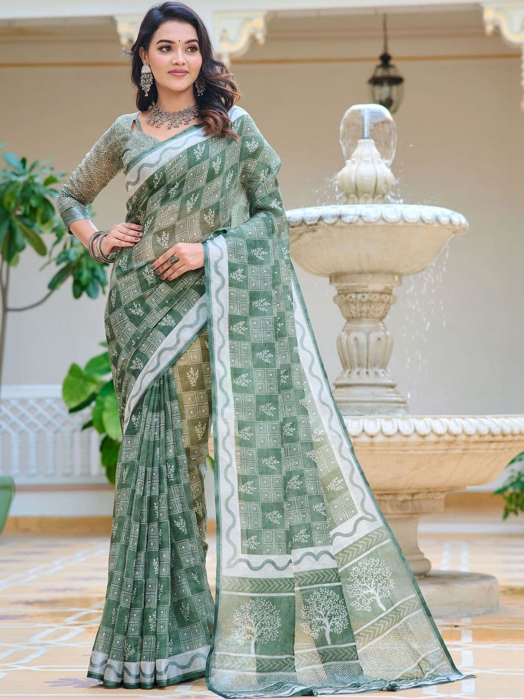 Maroosh Floral Saree - view 1