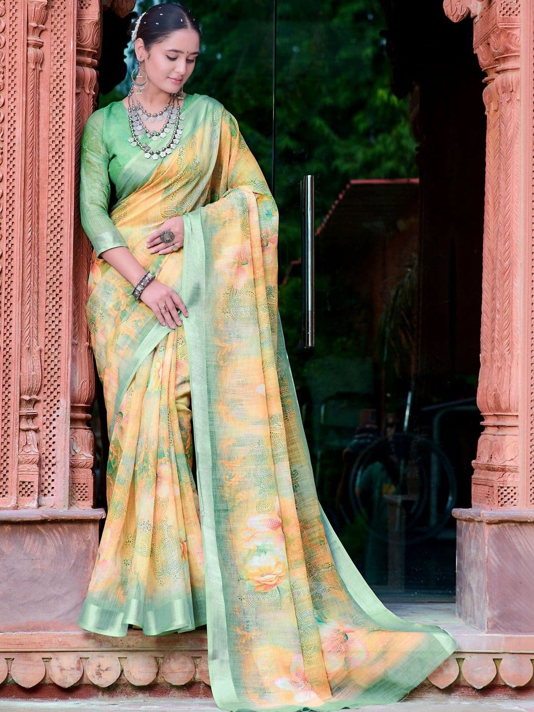 MANVAA Floral Saree thumbnail 3