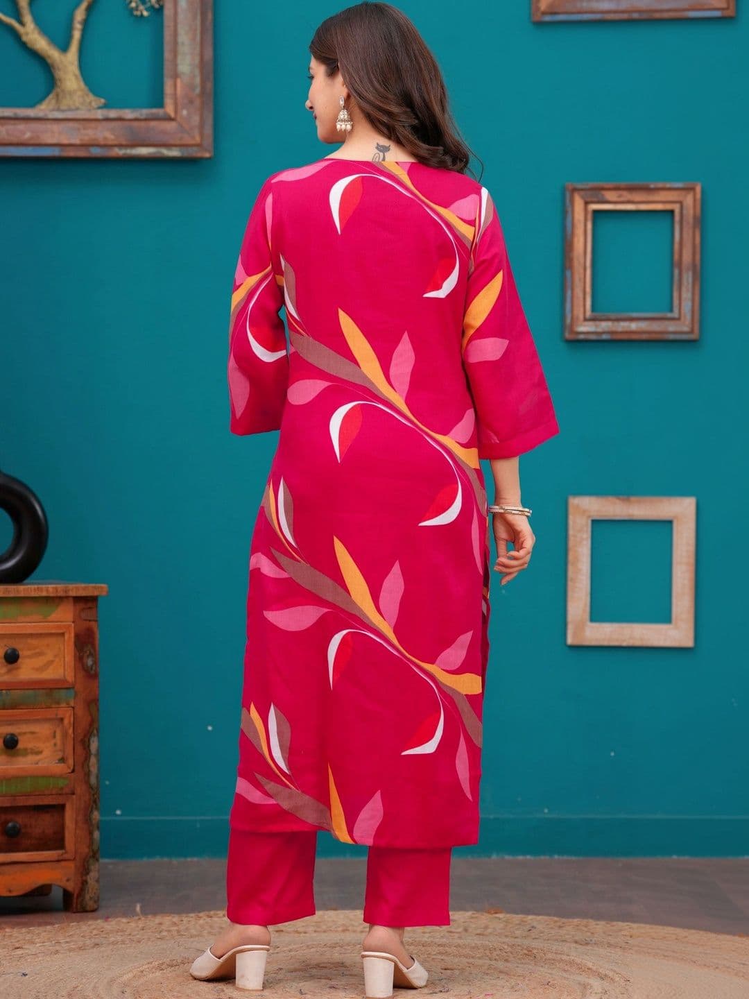Ethnikaasilqora Women Printed Regular Kurta with Trousers & With Dupatta thumbnail 3