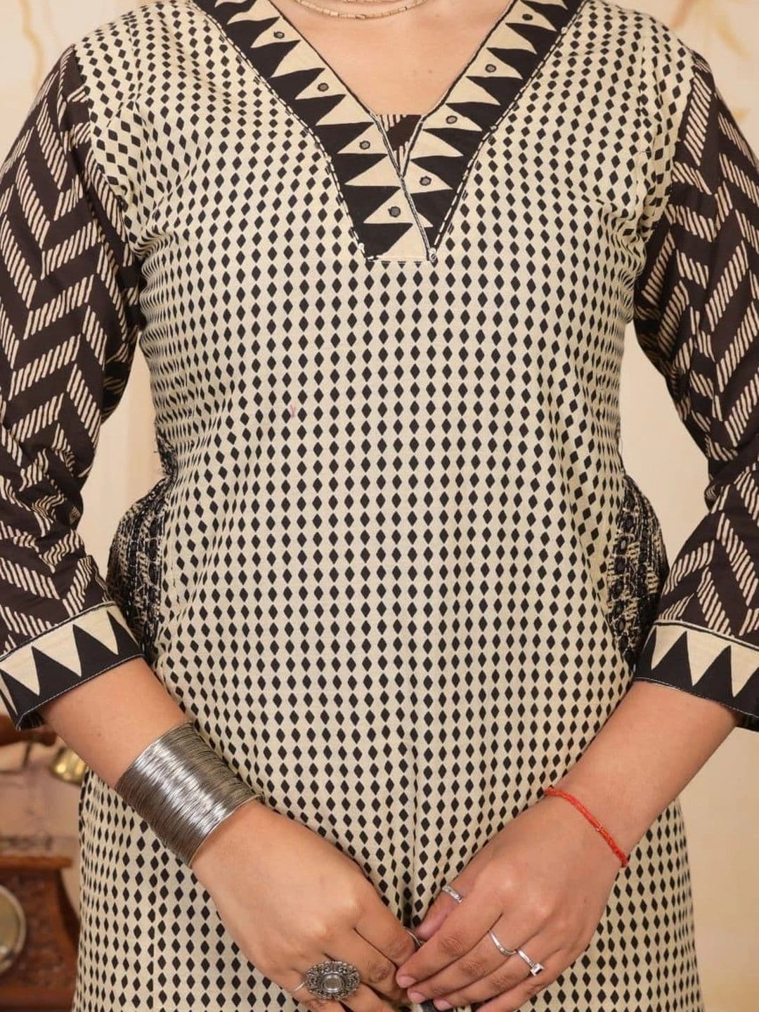 AFFO Women Printed Regular Pure Cotton Kurta with Trousers & With Dupatta thumbnail 2