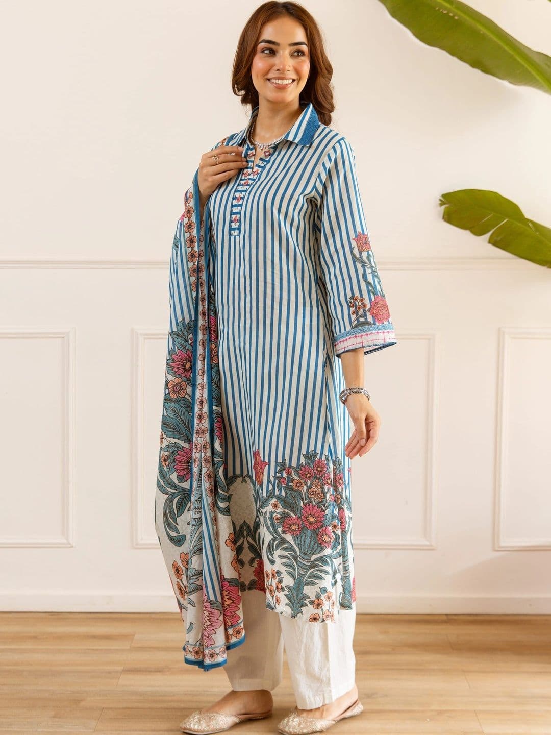 Sangria Women Ethnic Motifs Printed Regular Pure Cotton Kurta with Trousers & With Dupatta thumbnail 7