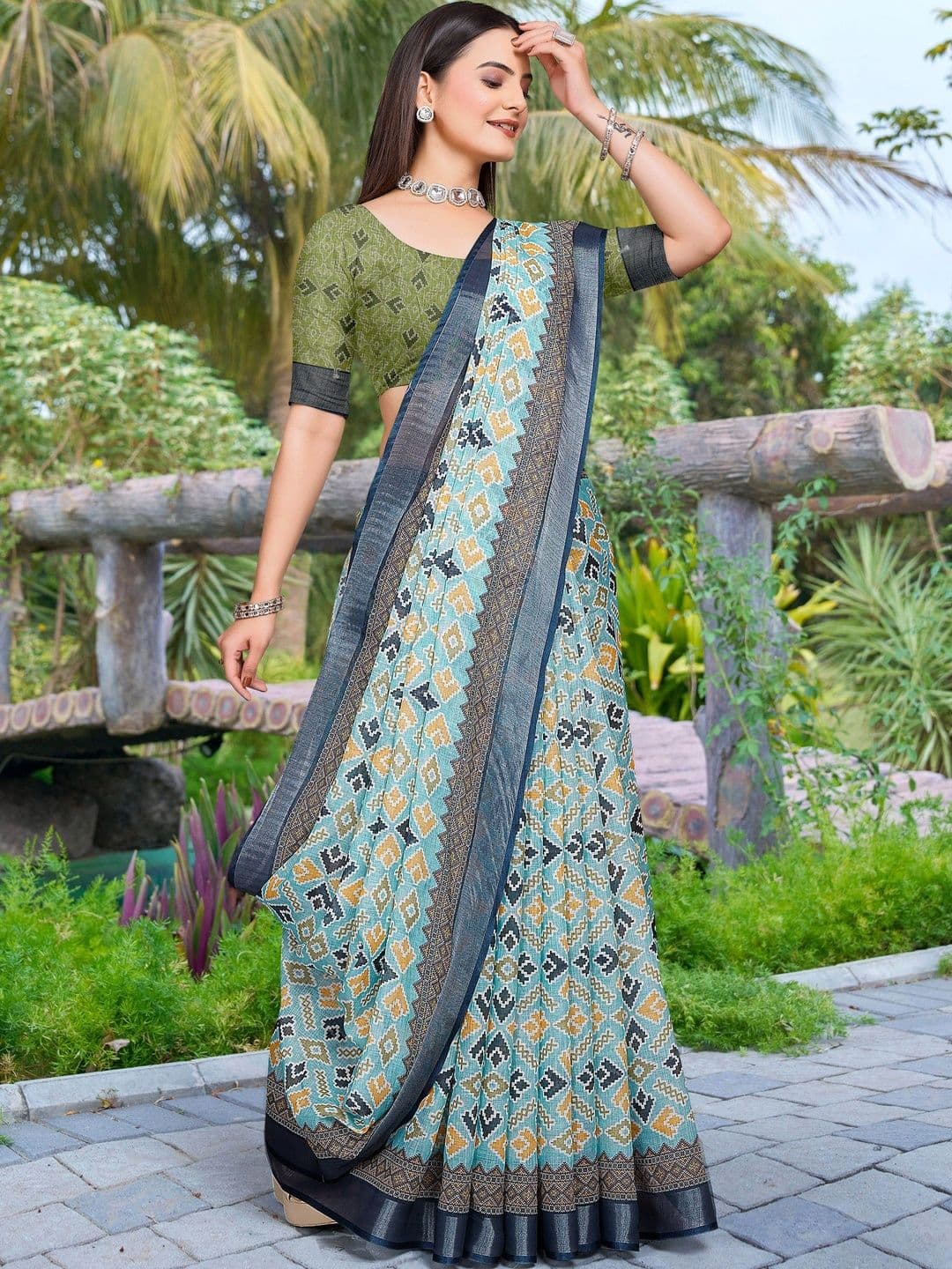 MANVAA Saree thumbnail 3