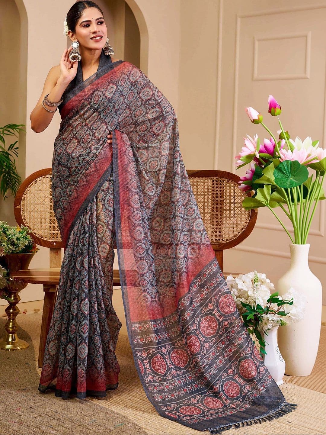 Maroosh Batik Silk women Cotton Handloom Saree thumbnail 2