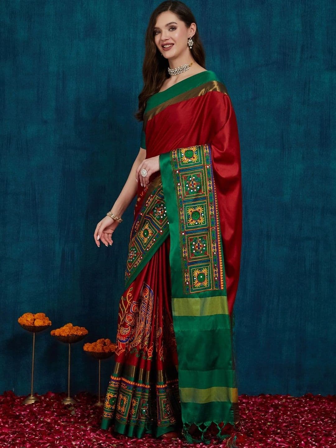 Sangria Floral Embroidered Silk Cotton Heavy Work Saree thumbnail 4