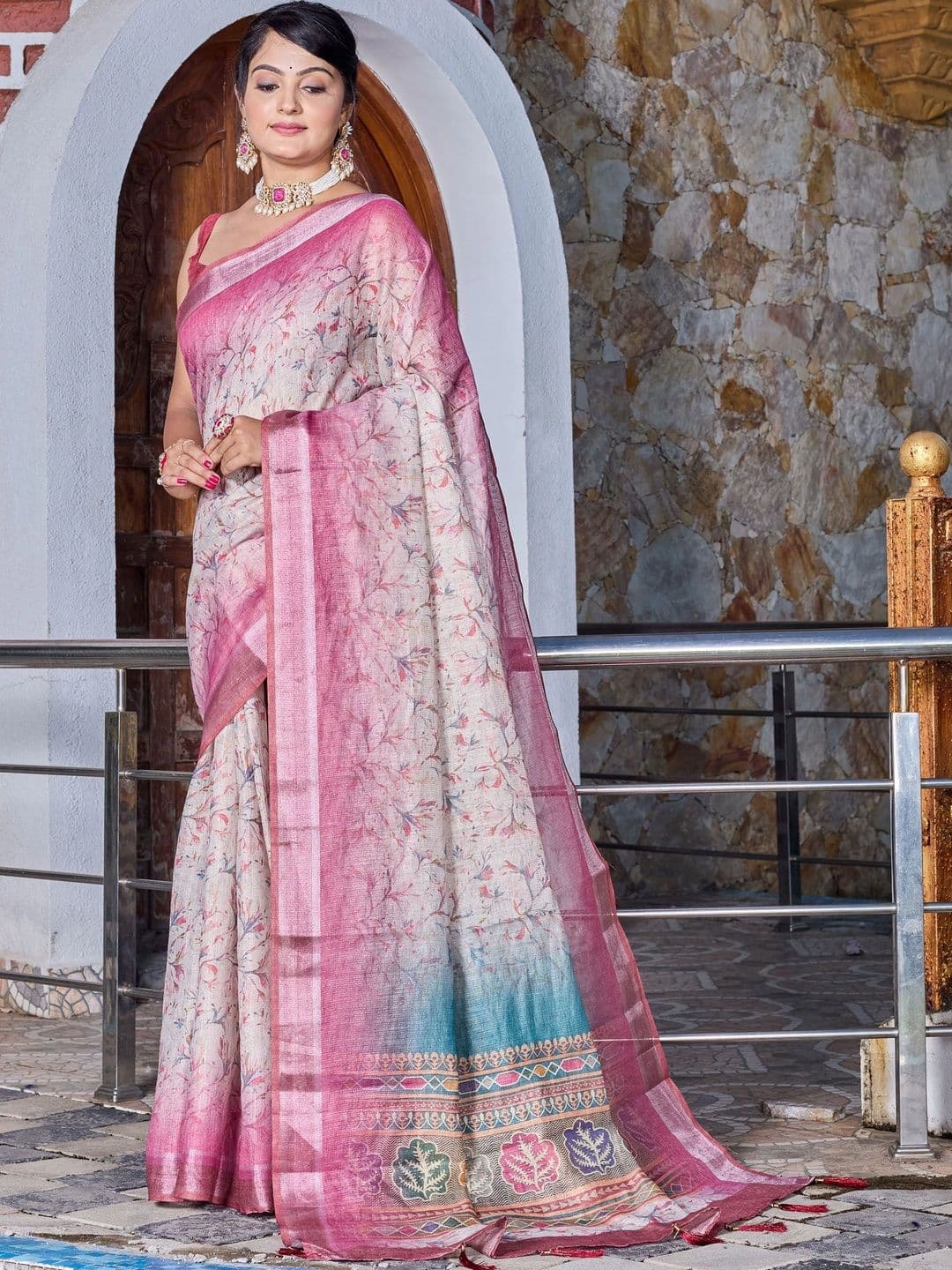 HERE&NOW Women Floral Silk Cotton Handloom Saree - view 1