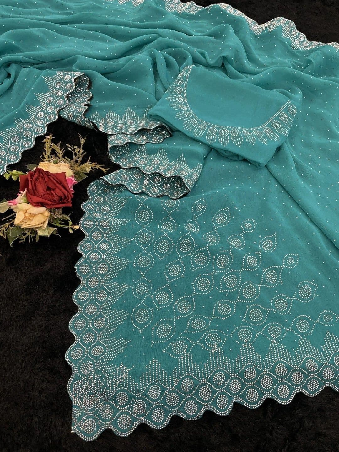 SmileyFashion Pure Georgette Saree thumbnail 3