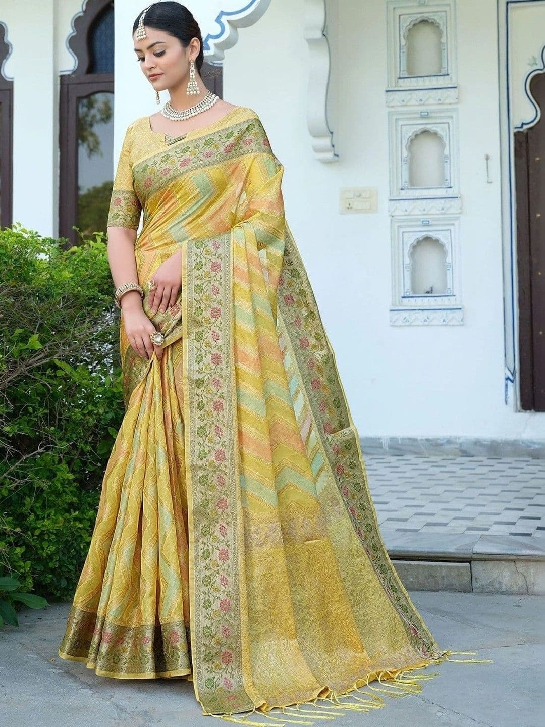 KALINI Woven Design Zari Art Silk Fusion Banarasi Saree thumbnail 2