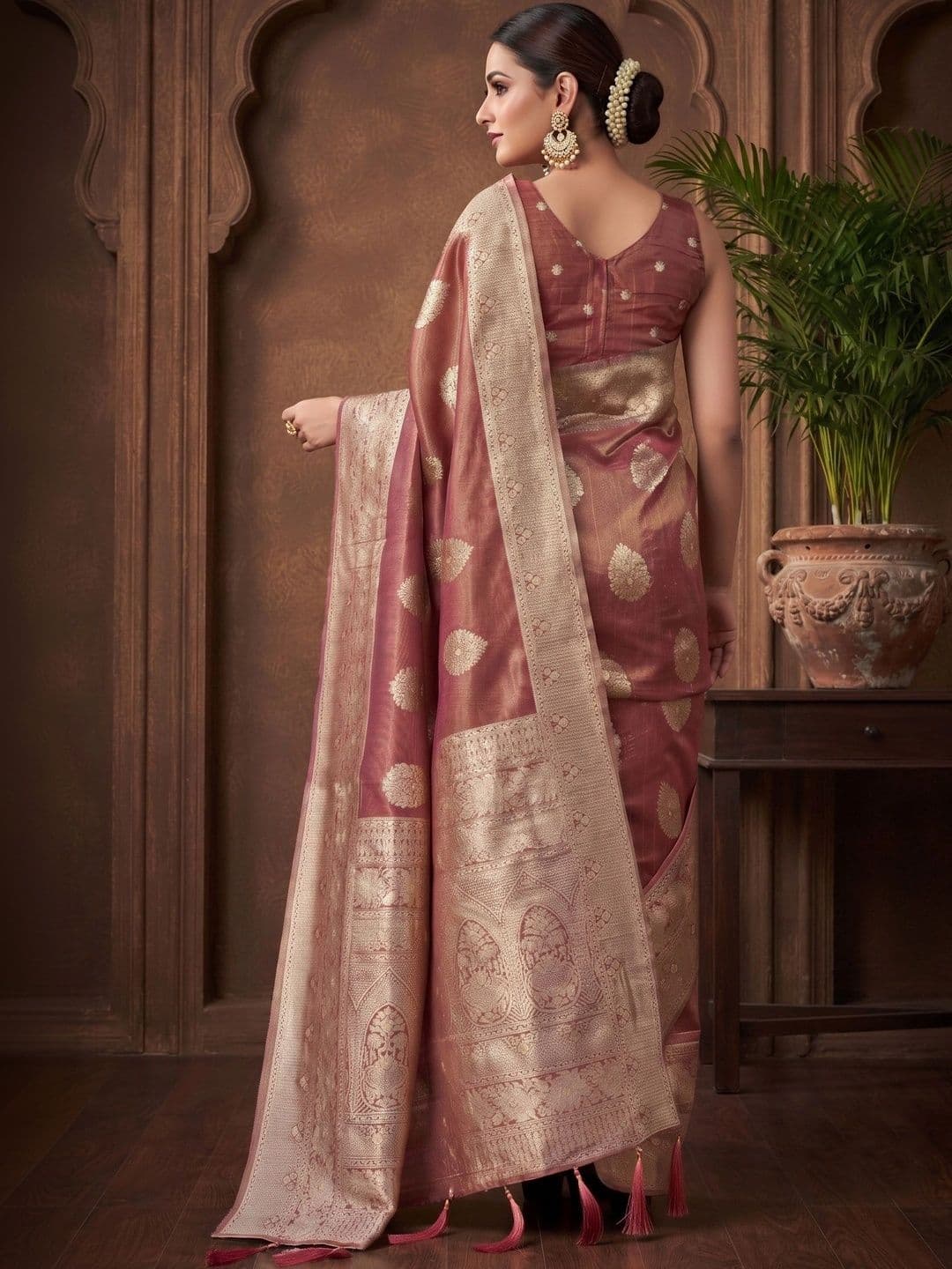 MONJOLIKA FASHION Embellished Zari Silk Blend Designer Bomkai silk Saree thumbnail 5