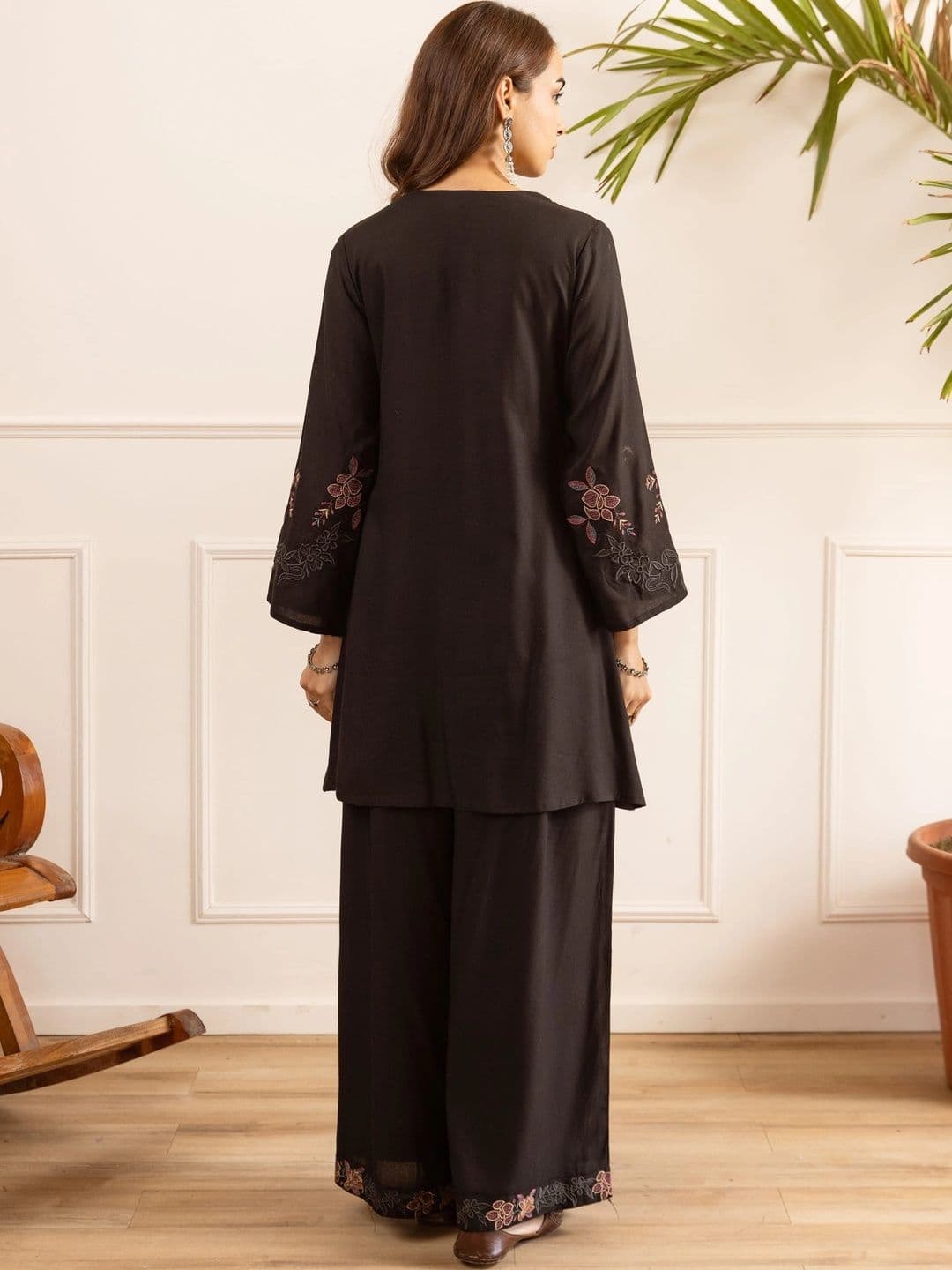 Sangria Women Ethnic Motifs Embroidered Regular Thread Work Kurta with Palazzos thumbnail 6