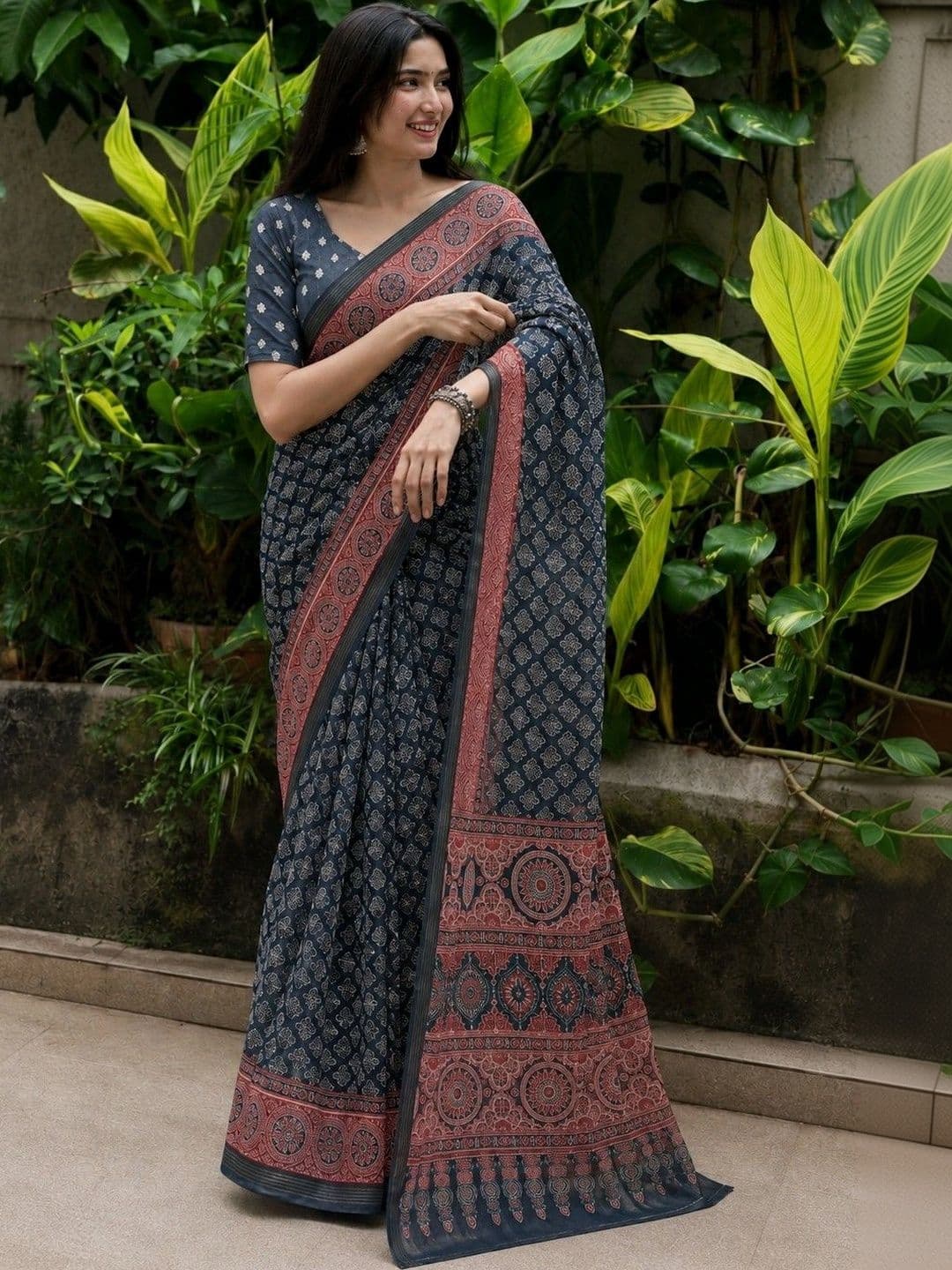 AARYAN SAREES Women Gadwal Saree thumbnail 7