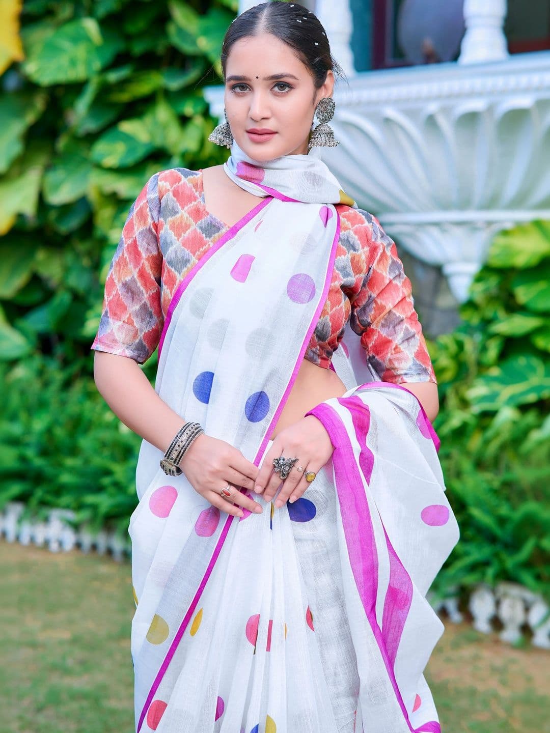 Maroosh Polka Dot Saree thumbnail 4