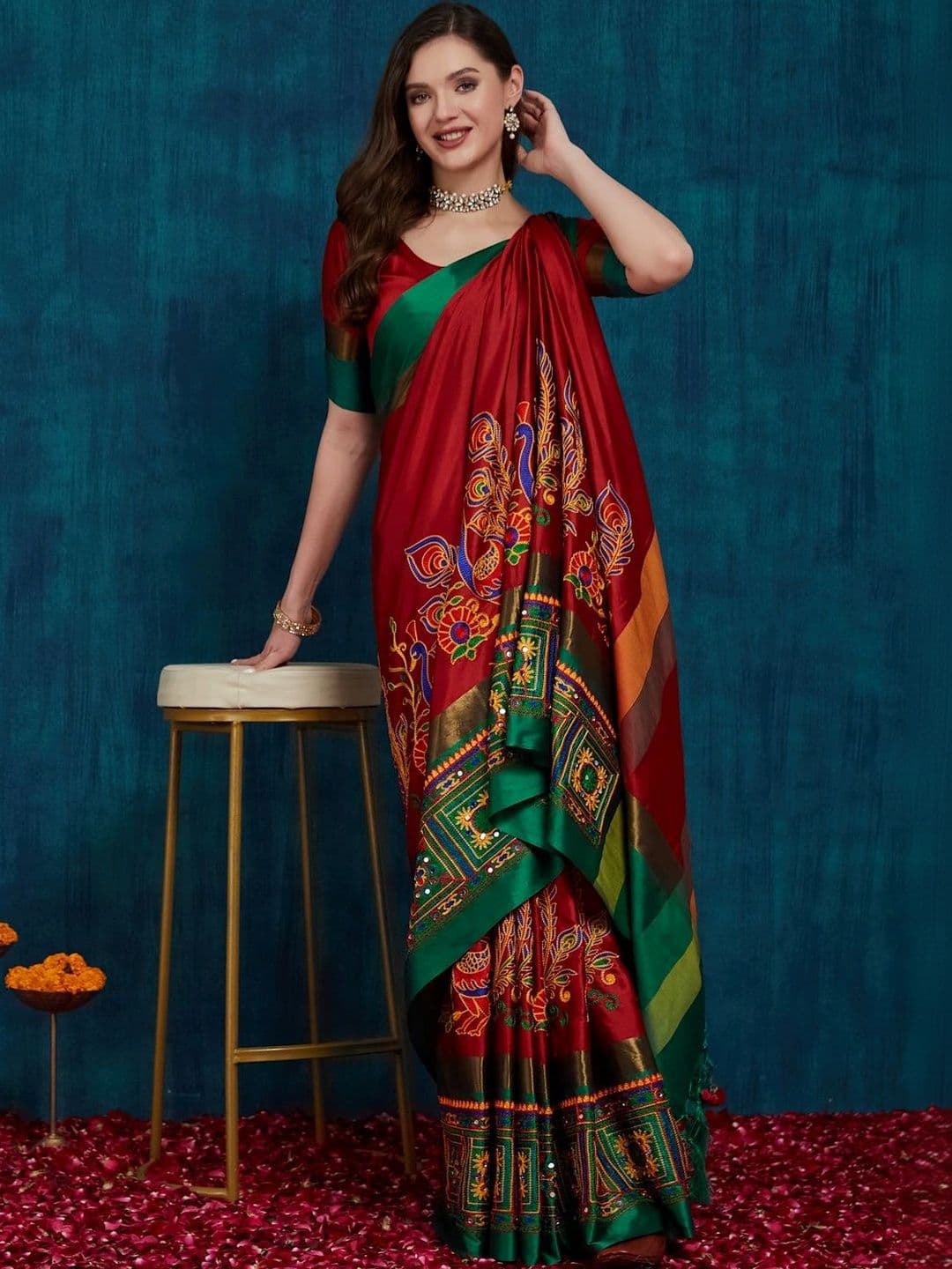 Sangria Floral Embroidered Silk Cotton Heavy Work Saree thumbnail 3