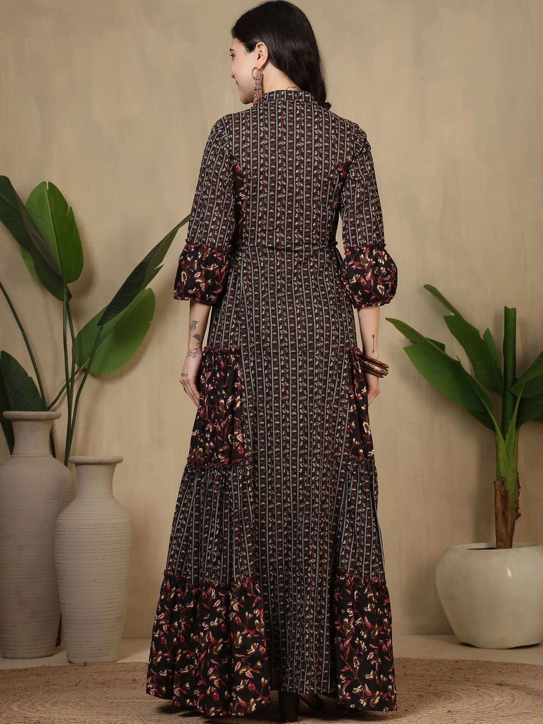Sangria Women Floral Printed Floral Anarkali Kurta thumbnail 2