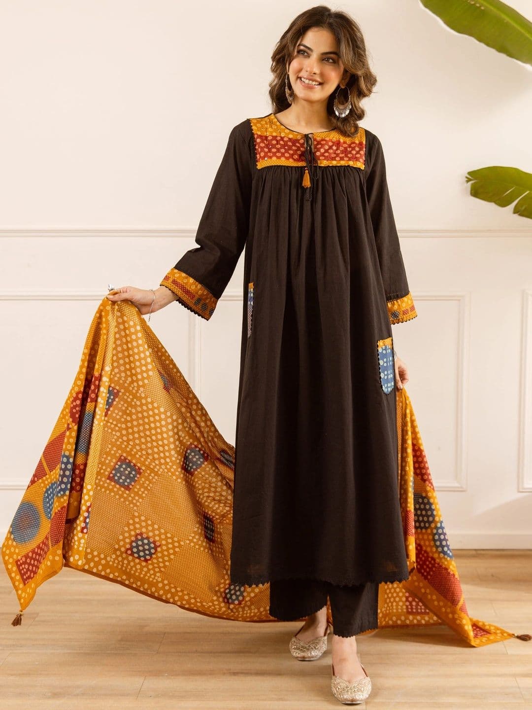 Sangria Women Ethnic Motifs Printed Empire Pure Cotton Kurta with Trousers & With Dupatta thumbnail 4