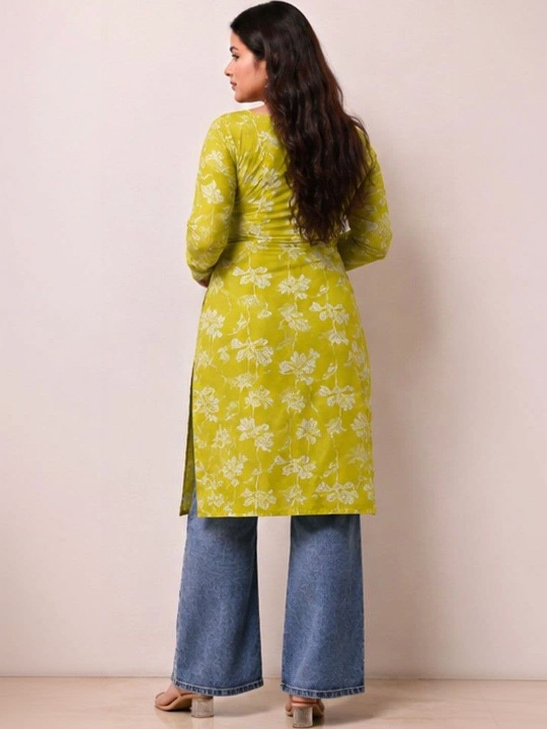 SHRISTHVAN Women Floral Printed Floral Kurta thumbnail 3